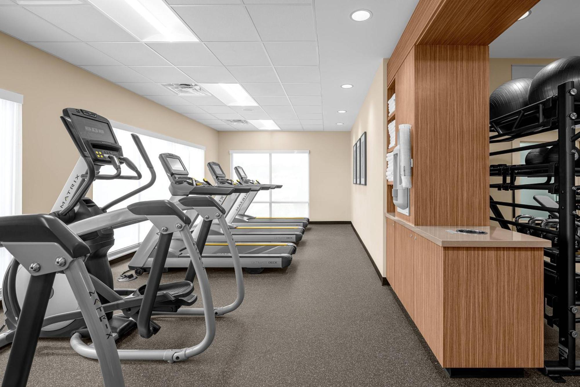 TownePlace Suites Cincinnati Fairfield Esterno foto