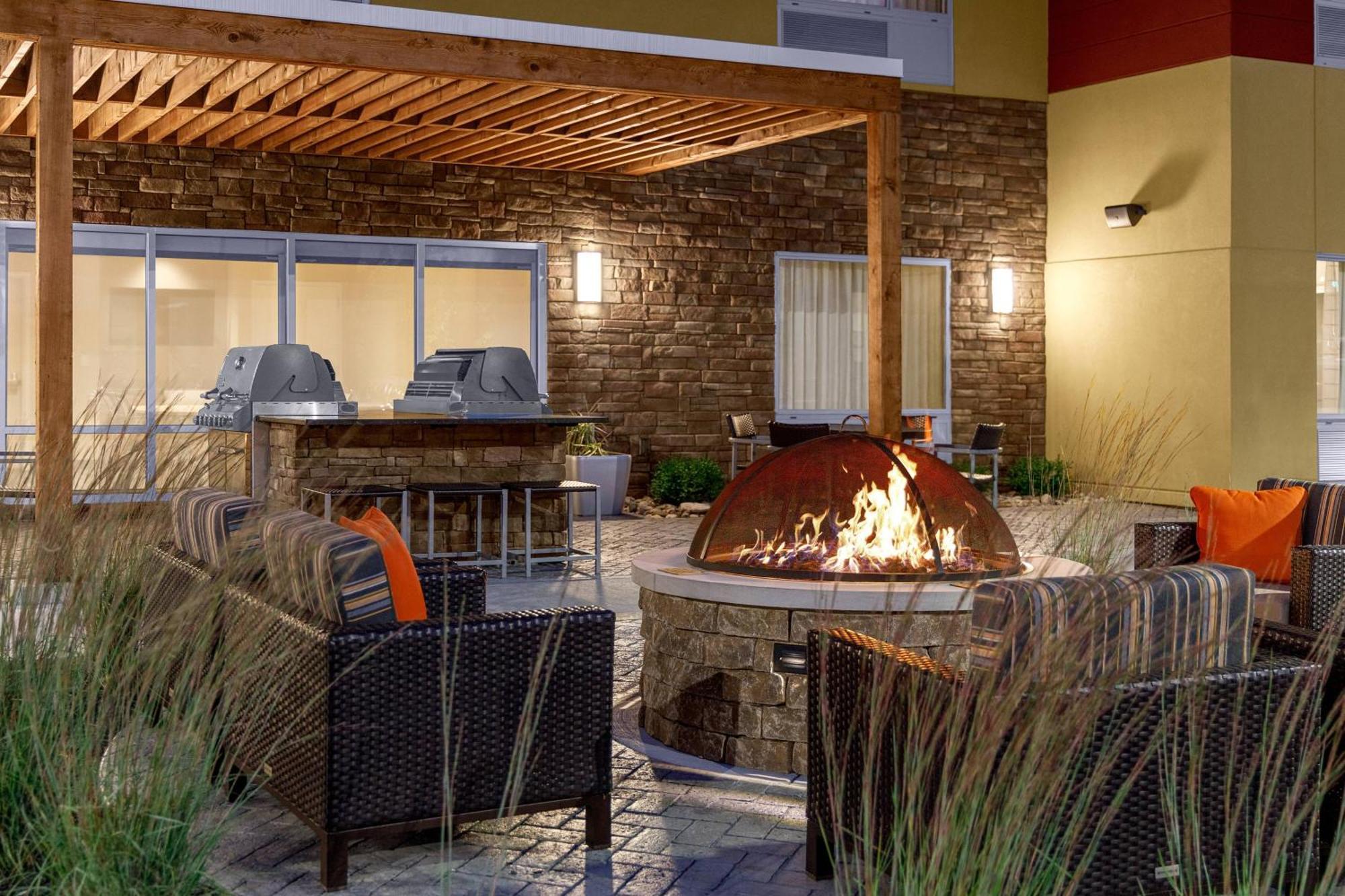 TownePlace Suites Cincinnati Fairfield Esterno foto