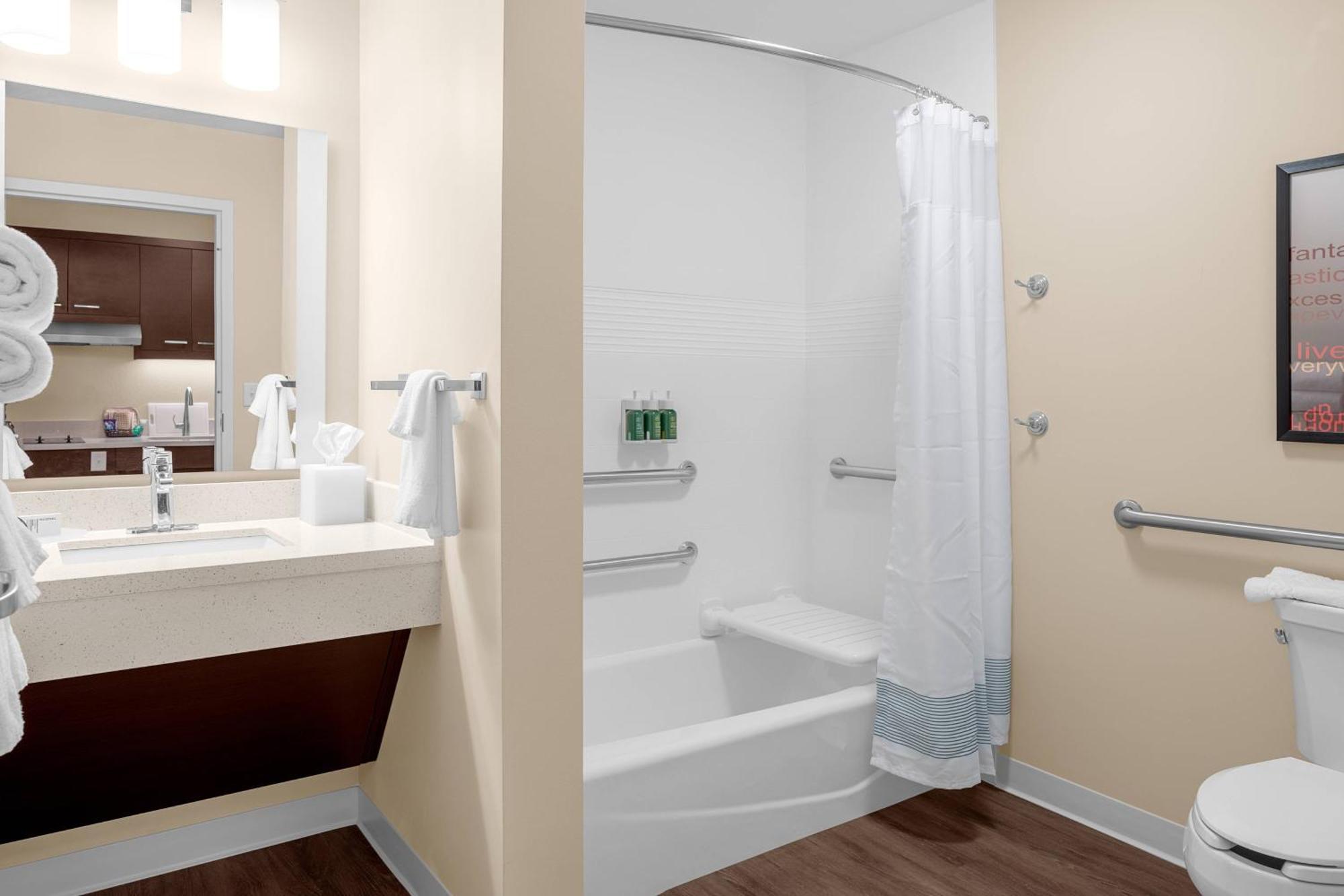 TownePlace Suites Cincinnati Fairfield Esterno foto