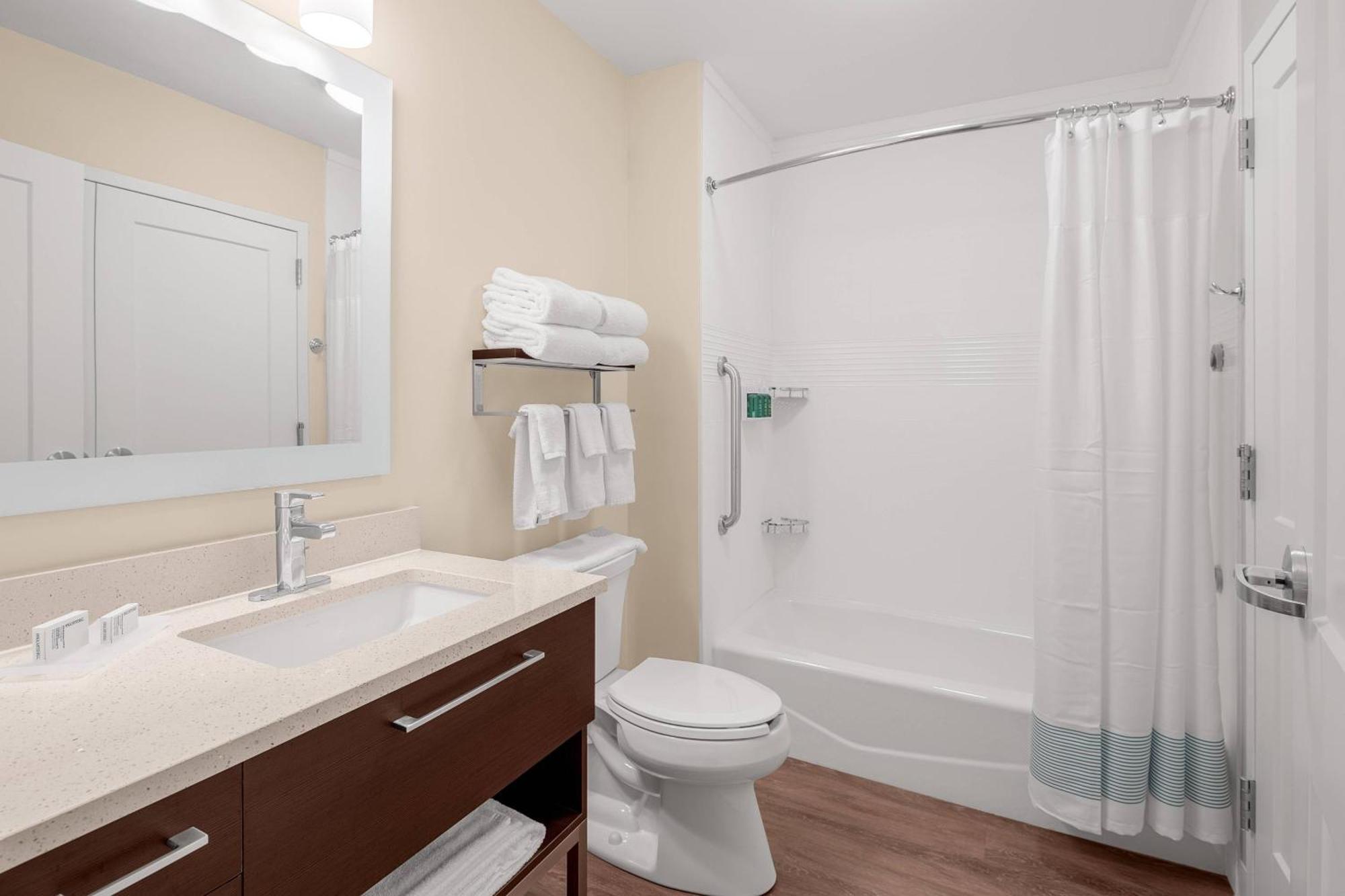 TownePlace Suites Cincinnati Fairfield Esterno foto