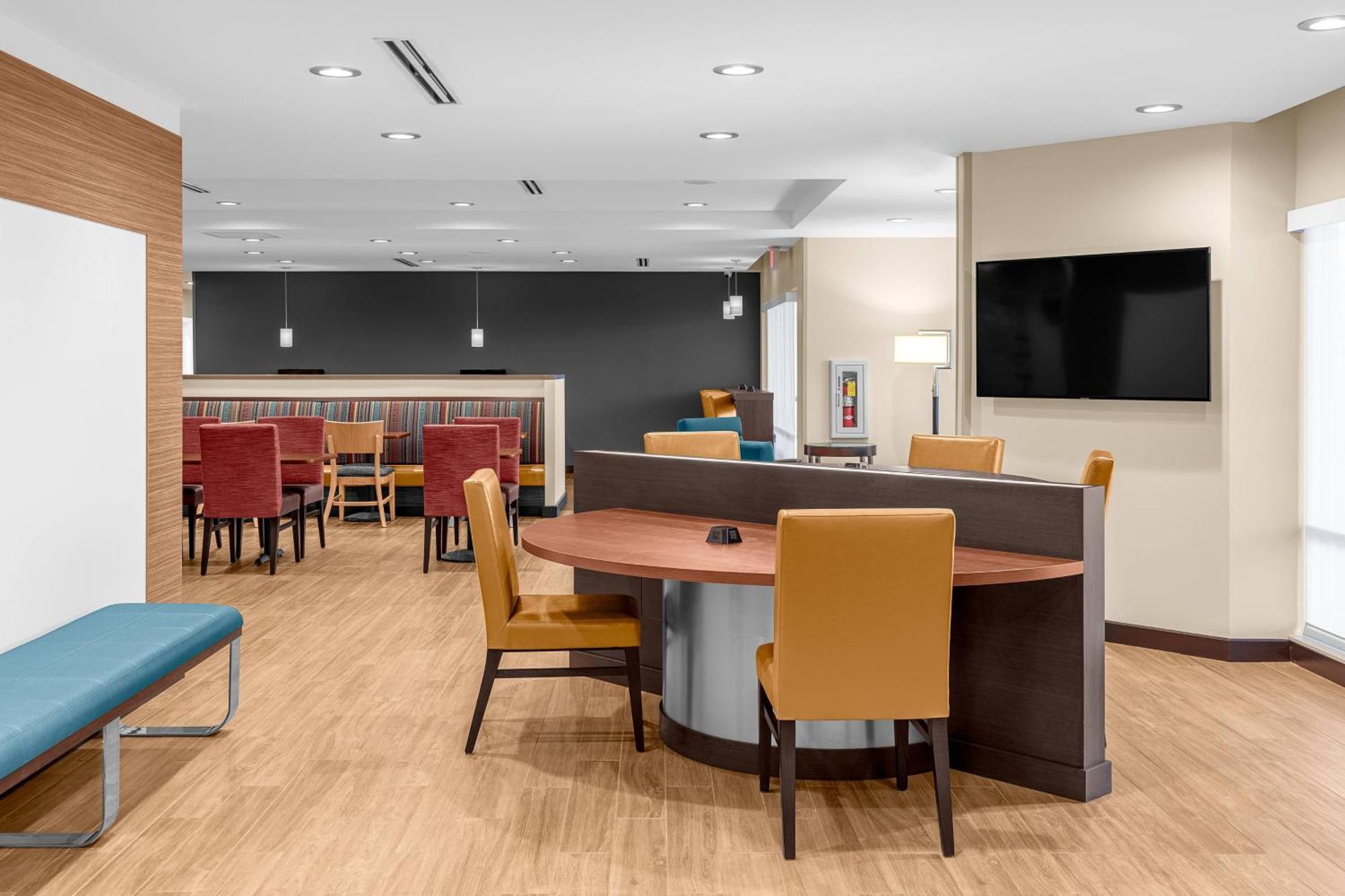 TownePlace Suites Cincinnati Fairfield Esterno foto