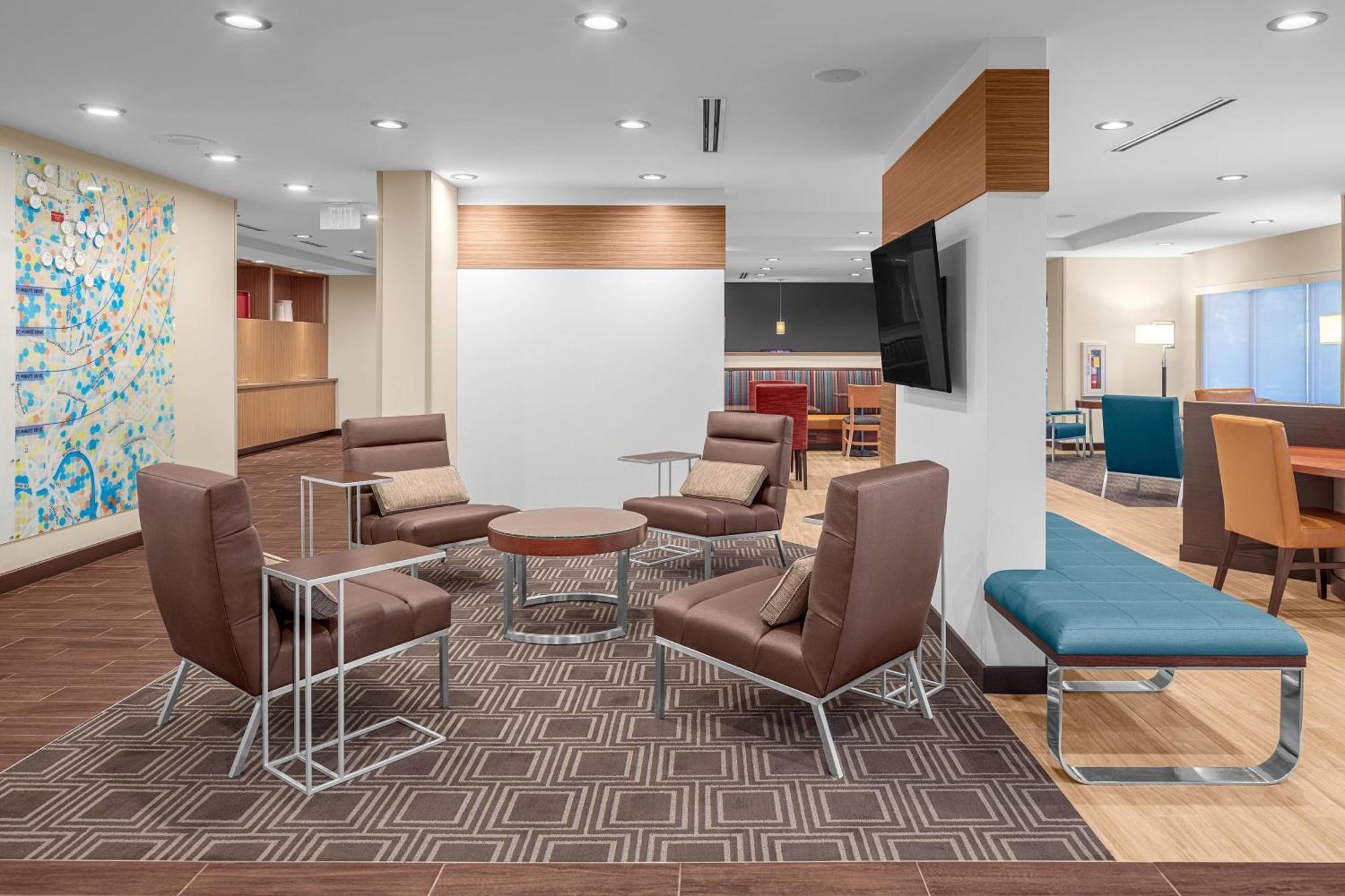 TownePlace Suites Cincinnati Fairfield Esterno foto